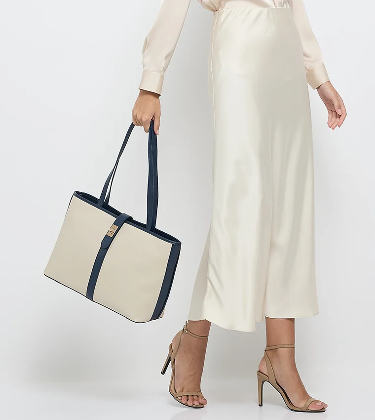 آن كلاين حقيبة توت آن كلاين بتفاصيل متباينة من البولي يوريثان